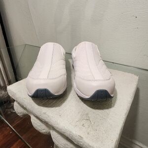 Easy Spirit White Flats with Minimalist Design